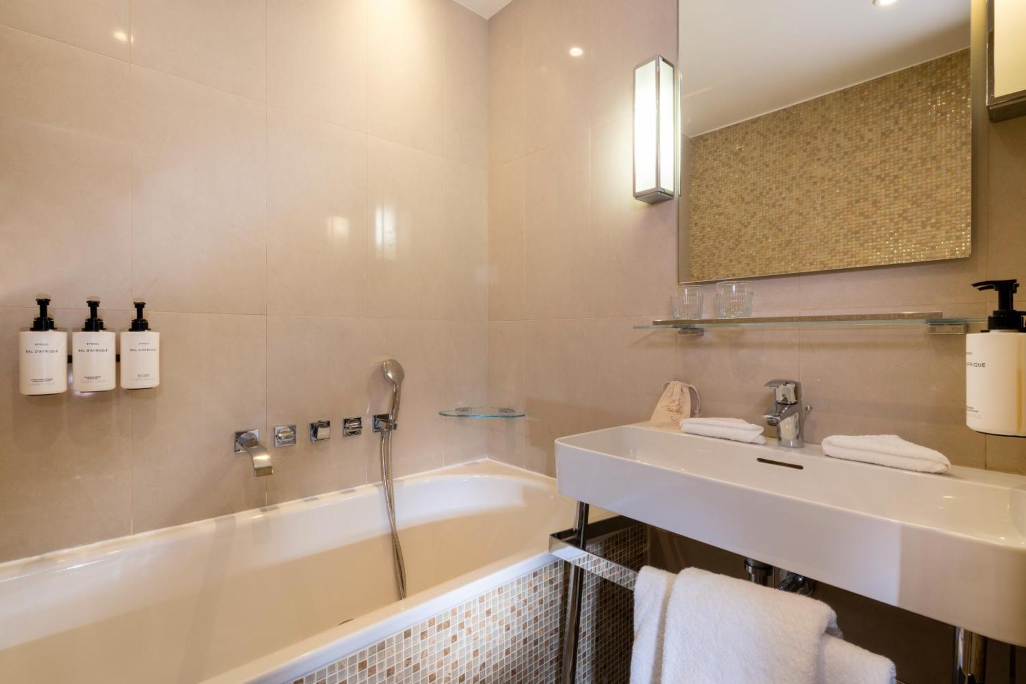 Le Pradey Hotel